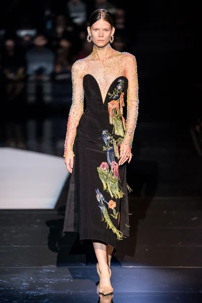 Look 18